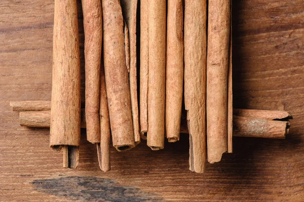 Fragrant cinnamon sticks — Stock Photo, Image