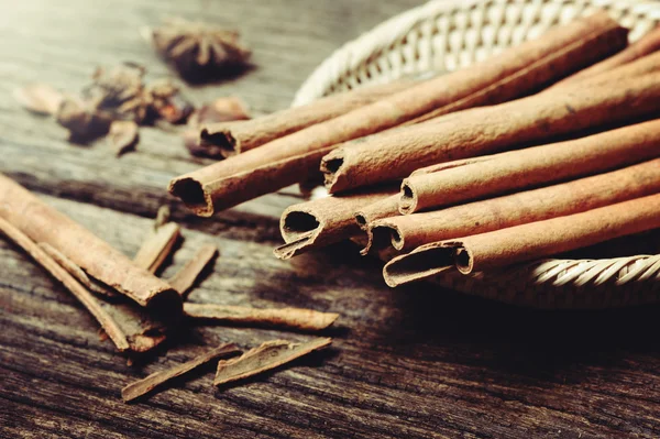 Fragrant cinnamon sticks — Stock Photo, Image