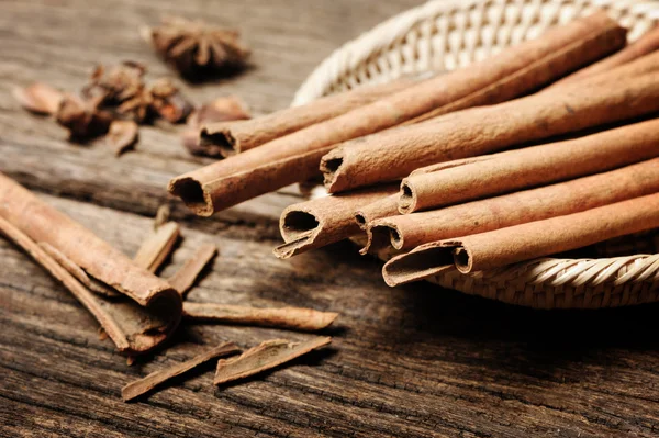 Fragrant cinnamon sticks — Stock Photo, Image