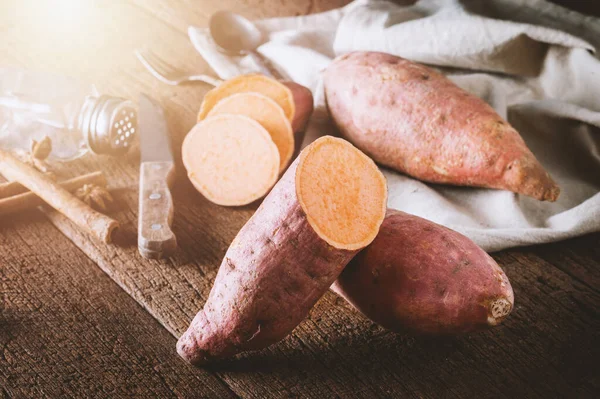 Raw Sweet Potato Old Wood Background — Stock Photo, Image