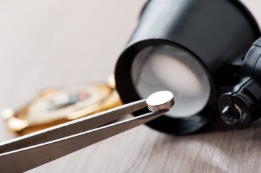saat pili değişimi, saat üreticisi saat pili yerine kuvars saati