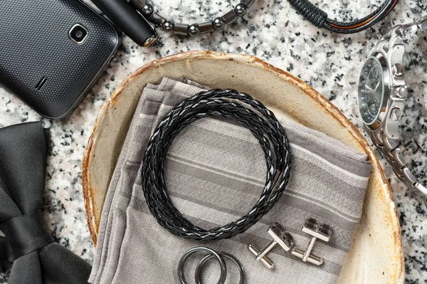 Close Zwart Gevlochten Lederen Armband Voor Mannen Casual Stijl Van — Stockfoto