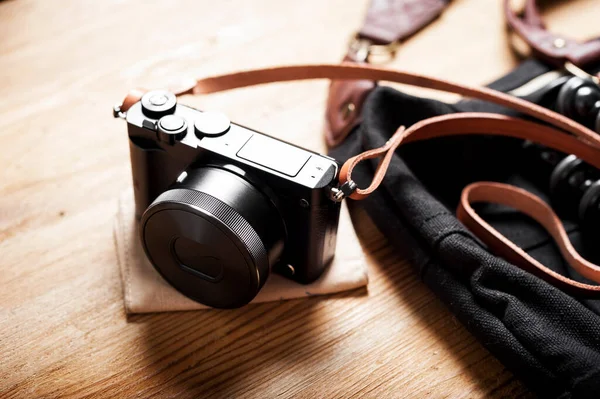 클로저 빈티지 스타일의 디지털 카메라 가죽끈 — 스톡 사진