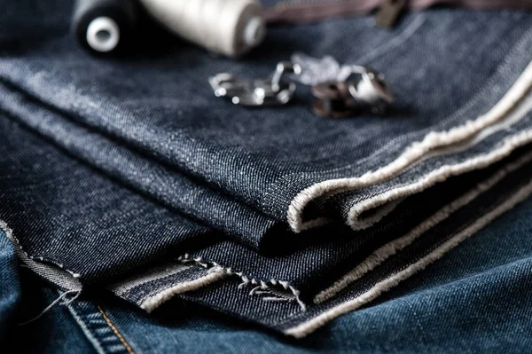 Джинсовая Ткань Индиго Швейным Оборудованием Промышленная Концепция Одежды — стоковое фото