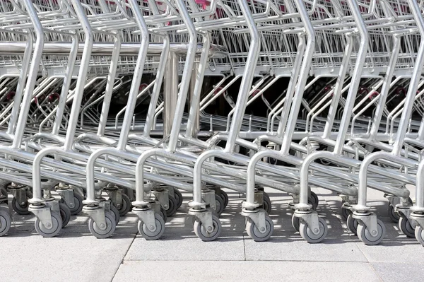 Rulle av kundvagn — Stockfoto