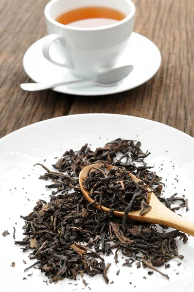 Tea and tea leaves — Stock Photo, Image