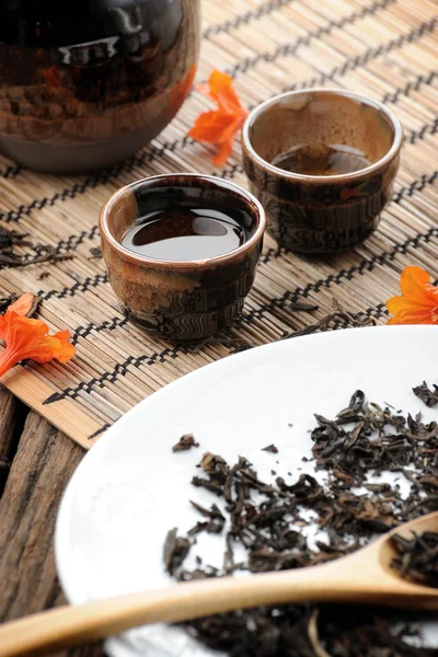 Folhas de chá e chá — Fotografia de Stock