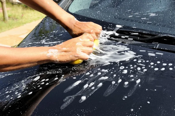 Lavando el coche —  Fotos de Stock