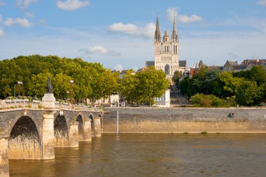 bir yaz günü, Angers