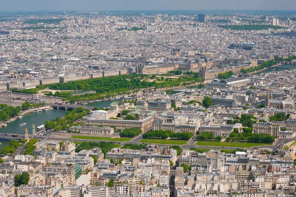 Paris i en solig sommardag — Stockfoto