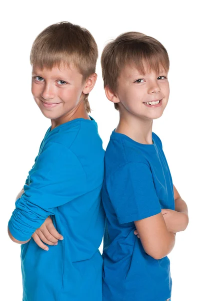 Twee knappe jonge jongens — Stockfoto