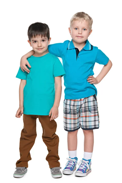 İki yakışıklı küçük çocuklar — Stok fotoğraf