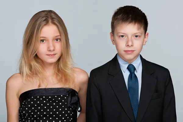 Retrato de niña y niño — Foto de Stock