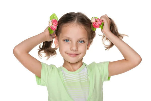 Jolie petite fille avec une belle coiffure — Photo