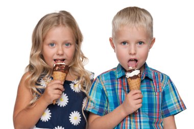 çocuklar dondurma ile