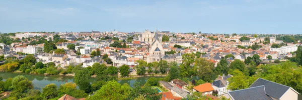 Panorama av Poitiers i sommar — Stockfoto