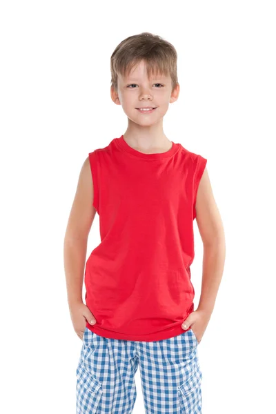 Lachende jongen in een rode shirt — Stockfoto