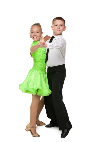 Дети танцуют — стоковое фото