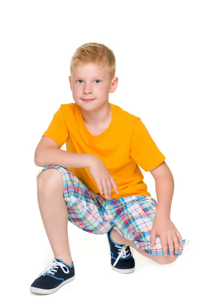 Kleiner lächelnder Junge — Stockfoto