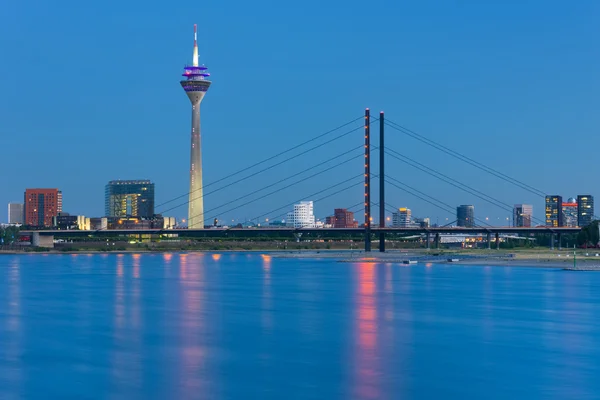 Düsseldorf på natten — Stockfoto