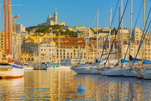 Jachty w porcie w Marsylii — Zdjęcie stockowe