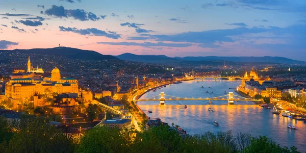 Danube and Budapest city — Stock Photo, Image