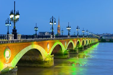 Bordeaux geceleri