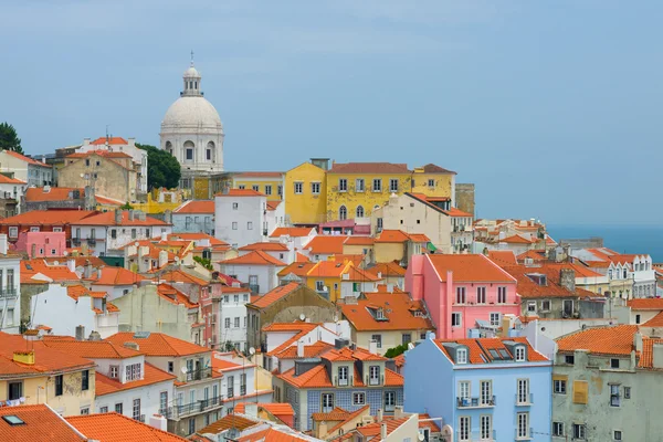 Alfama en Lisboa en verano — Foto de Stock