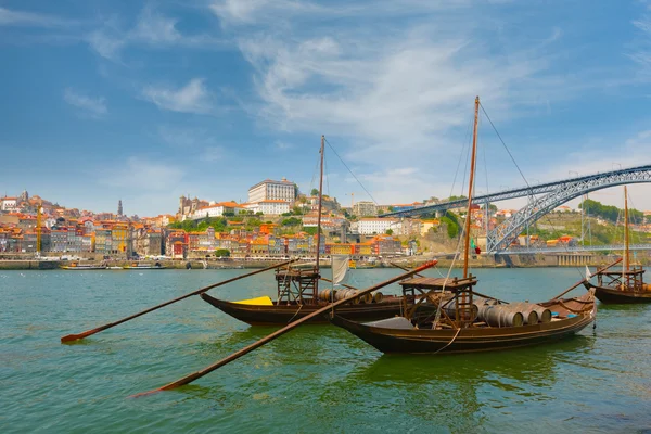 Vista de Oporto y barcos — Foto de Stock