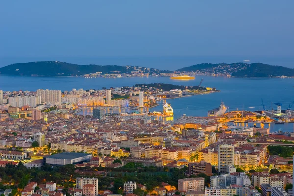 Panoráma města Toulon v noci — Stock fotografie