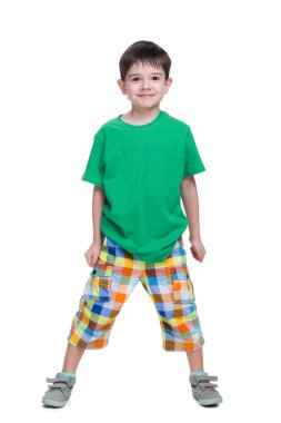 Mutlu küçük çocuk standları