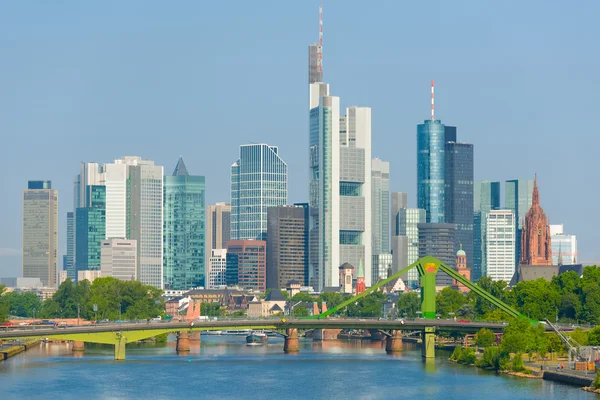 Frankfurt på en sommardag — Stockfoto