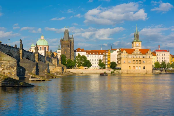 Praga y el río Moldava —  Fotos de Stock