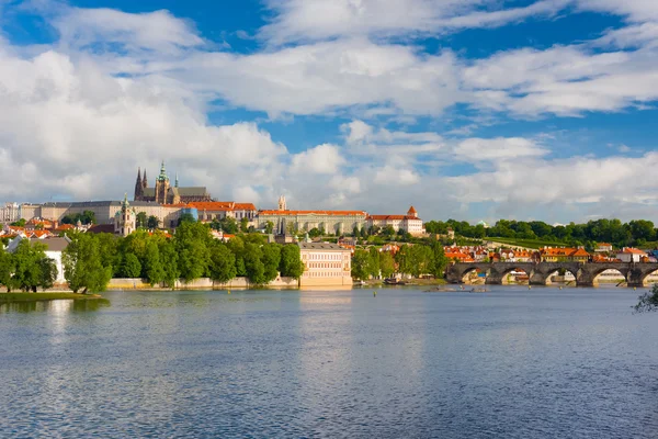 Praga y el río Moldava —  Fotos de Stock
