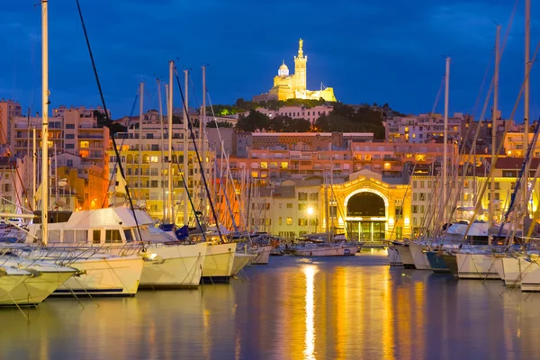 Yacht nel porto di Marsiglia di notte — Foto Stock