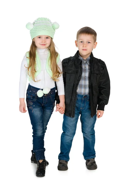 Mode kinderen staan samen — Stockfoto