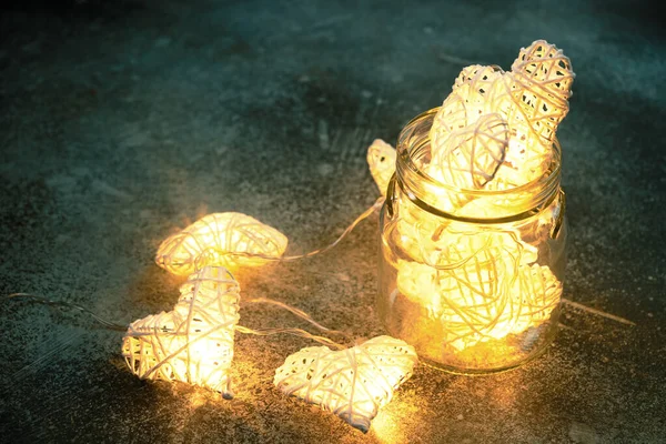 Schöne Herzförmige Feenlichter Die Glasgefäßen Glühen Valentinstag Stimmung — Stockfoto