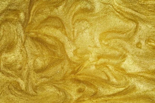 黄金液体 流淌的黄金的波浪形表面 闪烁其词的背景 — 图库照片
