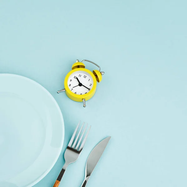 Intermittent Fasting Diet Lunch Time Concept Yellow Alarm Clock Empty — Stock Photo, Image