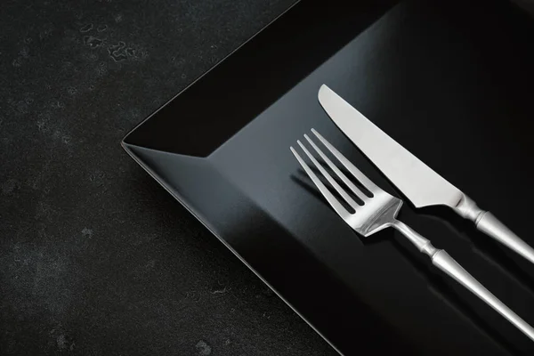 Cutlery Black Square Dish Dark Textured Background Table Setting — Stock Photo, Image