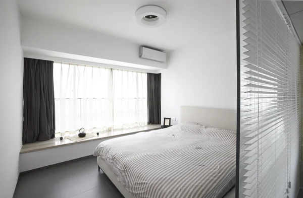 Elegante und komfortable Wohneinrichtung, Schlafzimmer — Stockfoto
