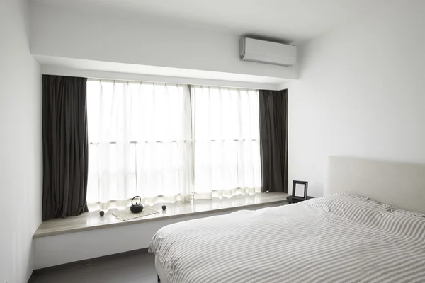 Elegante und komfortable Wohneinrichtung, Schlafzimmer — Stockfoto