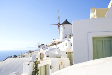 Santorini yel değirmeni ile