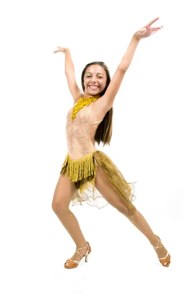 Teenger sorrindo em vestido dourado — Fotografia de Stock