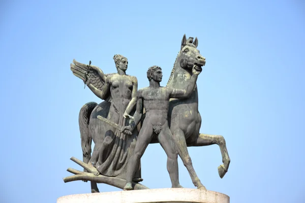 Estatua de bronce — Foto de Stock