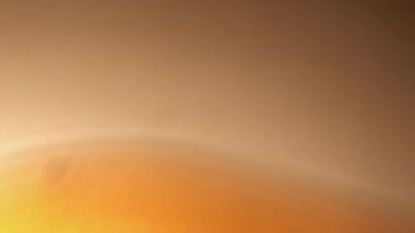 Prism Gökkuşağı Işıkları Kara Arkaplan 'a vuruyor. Çok renkli ışık 4K görüntü sızdırıyor. Doğal aydınlatma ışınları bokeh etkisi. Çekimlerinizi birleştirmek, videoyu biçimlendirmek, geçişlerinizi.