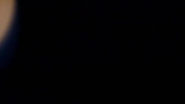 Πολύχρωμες Διαρροές Φωτός Πλάνα Μαύρο Φόντο Διαρροή Της Φωτοβολίδας Στο — Αρχείο Βίντεο