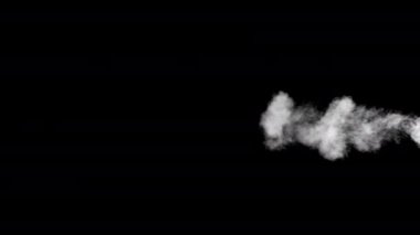 Karanlık arka planda ağır çekimde yumuşak sis. Gerçekçi atmosferik gri duman. Soyut sis bulutu. 4K içinde sis ve duman akışı efekti.