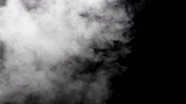 Niebla Suave Cámara Lenta Sobre Fondo Oscuro Humo Gris Atmosférico — Vídeo de stock