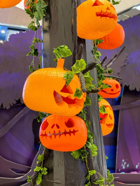 Orange pumpkin head tree for halloween decoration — Stock Photo, Image